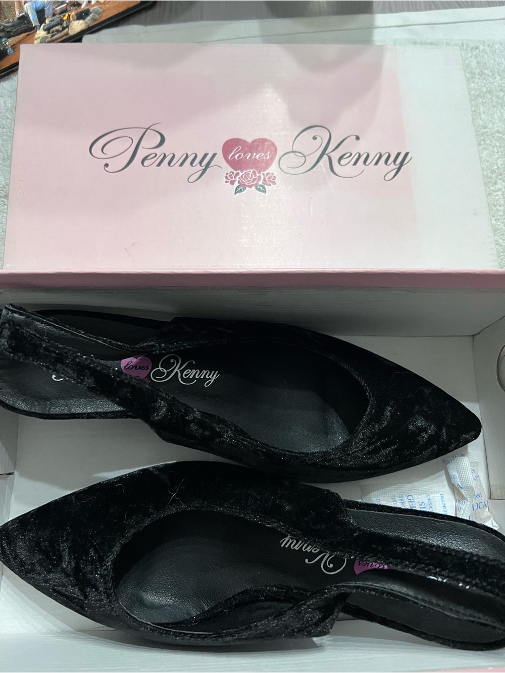 Penny Loves Kenny Dashing Slingback Pumps 7.5M Black Crushed Velvet Kitten Heel